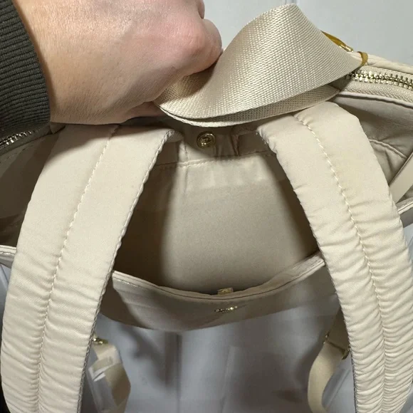 NWT House of Harlow 1960 Quilted Cream Backpack - Picture 5 of 7